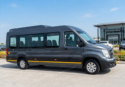 Force Urbania 17 Seater