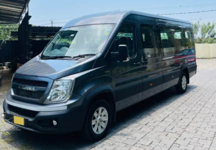 Force Urbania 12 Seater